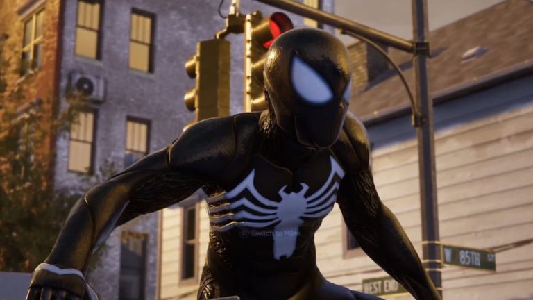 Spider-Man 2 Peter Parker in the black suit